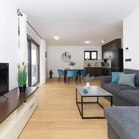 Marianne , Parking Free , 2 Bedroom & 2 Bathroom , Modern & Cozy Lejlighed *