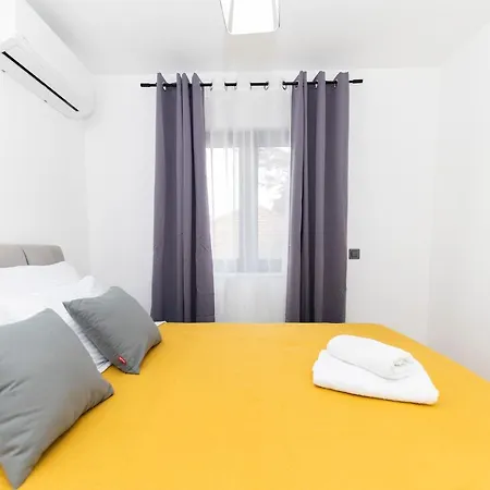 Marianne , Parking Free , 2 Bedroom & 2 Bathroom , Modern & Cozy Lejlighed