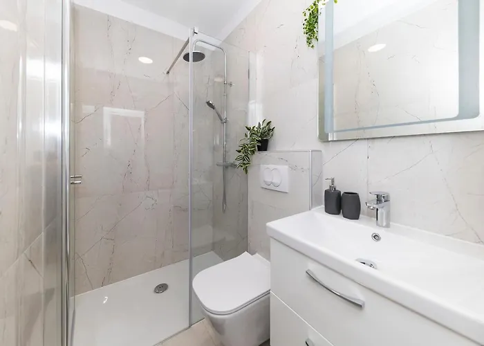Daire Marianne , Parking Free , 2 Bedroom & 2 Bathroom , Modern & Cozy *