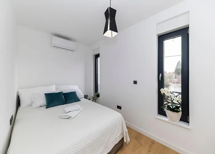 Marianne , Parking Free , 2 Bedroom & 2 Bathroom , Modern & Cozy Daire Zadar