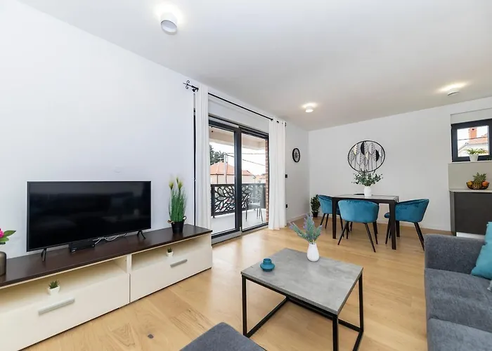 Marianne , Parking Free , 2 Bedroom & 2 Bathroom , Modern & Cozy 公寓