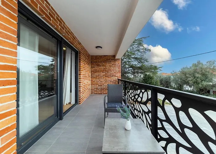 Marianne , Parking Free , 2 Bedroom & 2 Bathroom , Modern & Cozy 公寓 *