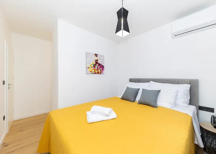 公寓 Marianne , Parking Free , 2 Bedroom & 2 Bathroom , Modern & Cozy *