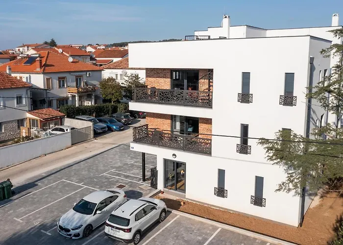 Marianne , Parking Free , 2 Bedroom & 2 Bathroom , Modern & Cozy * 扎达尔